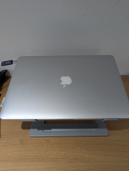 Apple MacBook Pro 15-Inch (2015) – Intel Core i7 Quad-Core 2.5GHz, 16GB RAM, 512GB SSD